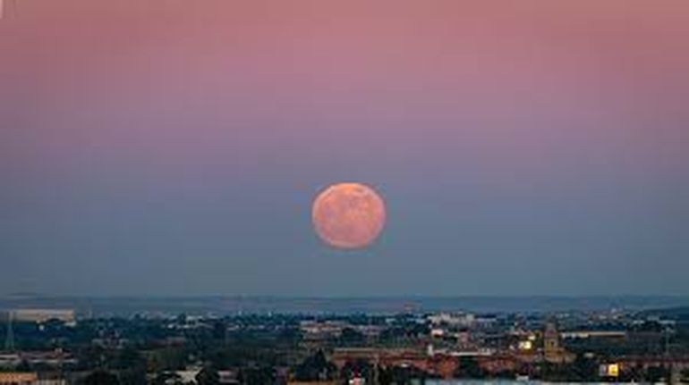 ¿Valdrá la pena madrugar por la Luna de Fresa?