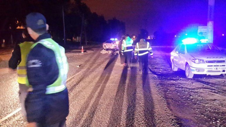 Un motociclista borracho chocó contra un auto en la Ruta 65