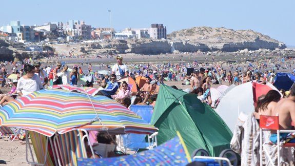Las Grutas cerró la primera quincena con 50% menos de turistas