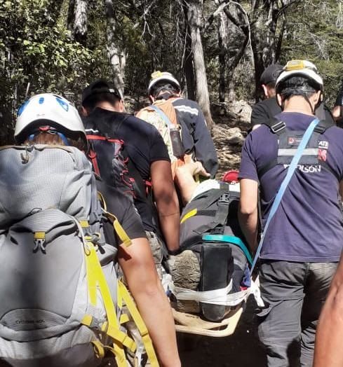 El Bolsón: rescatistas evacuaron a una mujer que sufrió una fractura