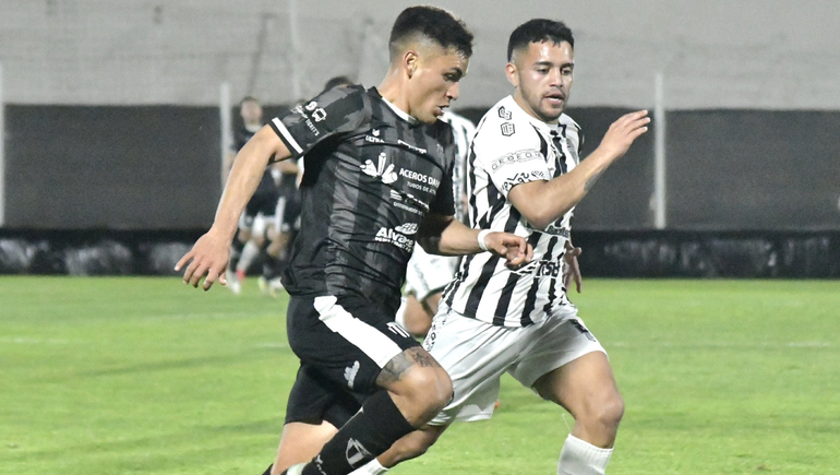 Cipolletti ganó otra vez en Bahía Blanca. Derrotó a Liniers en los cuatro partidos del certamen en los que se enfrentaron. Foto: Prensa Liniers