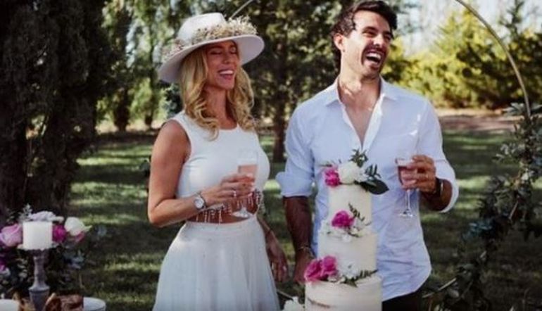 El álbum de fotos inédito del casamiento de Nicole Neumann y Manu Urcera