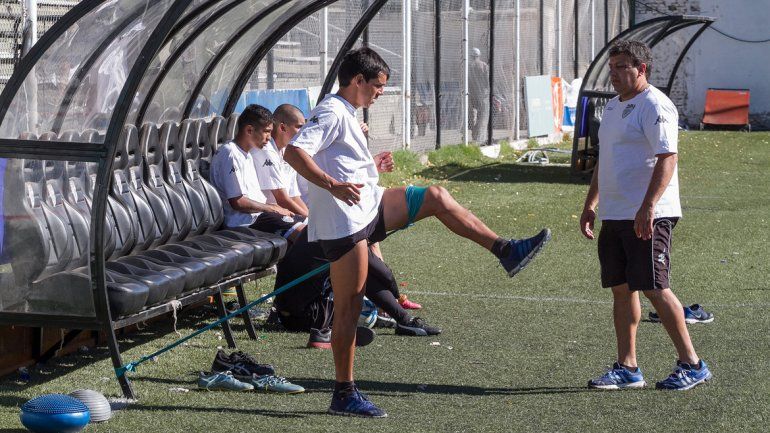 Gaitán arrancó entre los suplentes y terminó entre los 11. Pinto no hizo fútbol y en su posición jugó Seguel.