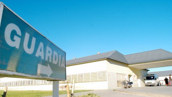 Los jóvenes heridos con una perdigonada se atendieron en el hospital.