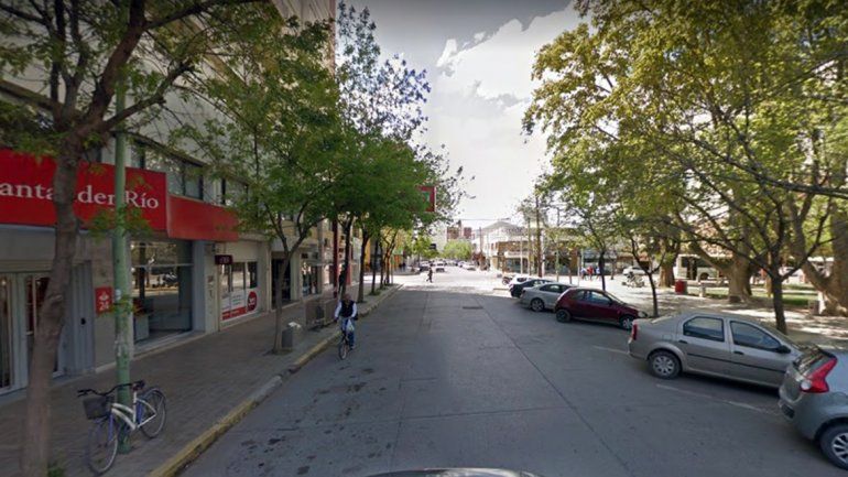 Un banco deberá pagarle más de $27 mil a una clienta por ofenderla