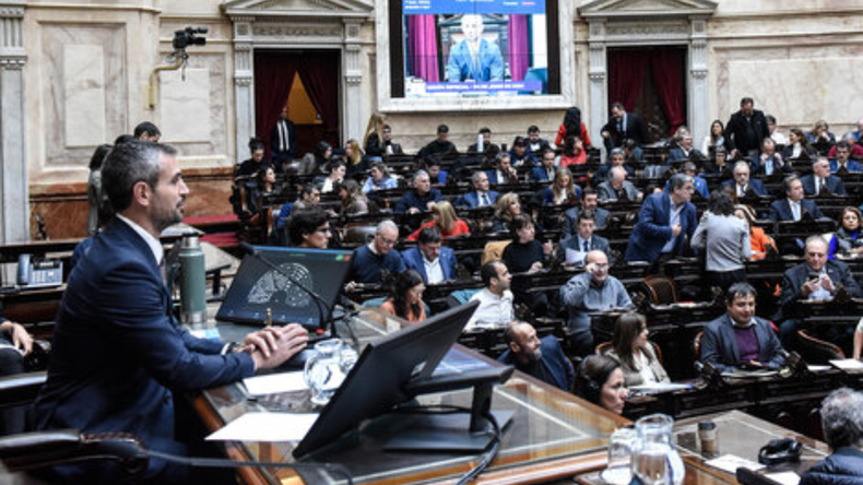 Menem indicó que si bien el oficialismo no cuenta con mayoría propia, trabaja todos los días en la búsqueda de consensos. | LMCipolletti.com Menem indicó que si bien el oficialismo no cuenta con mayoría propia, trabaja todos los días en la búsqueda de consensos.