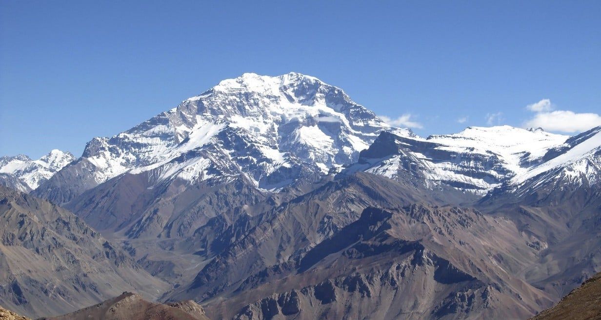 Un andinista cayó 60 metros en el cerro Aconcagua y está grave