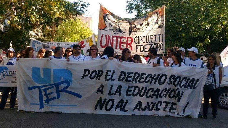 Denuncian que escuelas cipoleñas están sin calefacción a pesar del frío