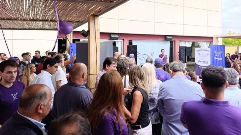El encuentro tuvo lugar en General Roca. Terminó en un escándalo.