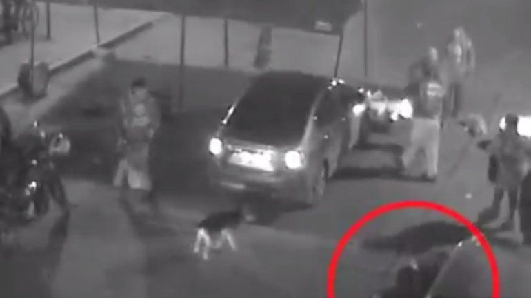 Fuertes cruces tras el choque de un auto contra acampe de ATE en Roca 