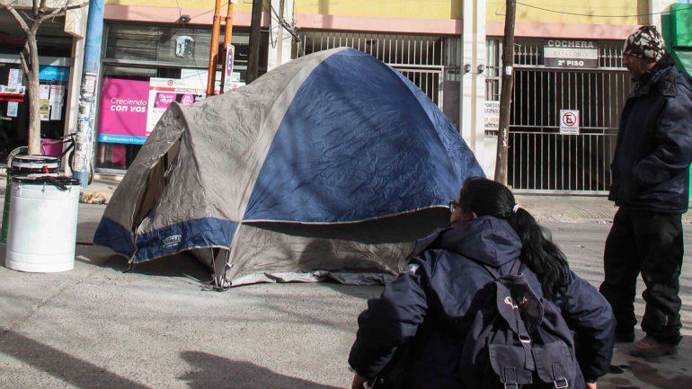 Los cortes de calles y rutas complican la actividad comercial en Cipolletti.