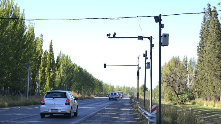 Se culminó el recambio de cartelería de advertencia sobre las rutas, además de la calibración de los dispositivos por parte del INTI.