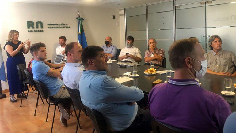 Di Tella viajó a Viedma con una importante agenda de trabajo