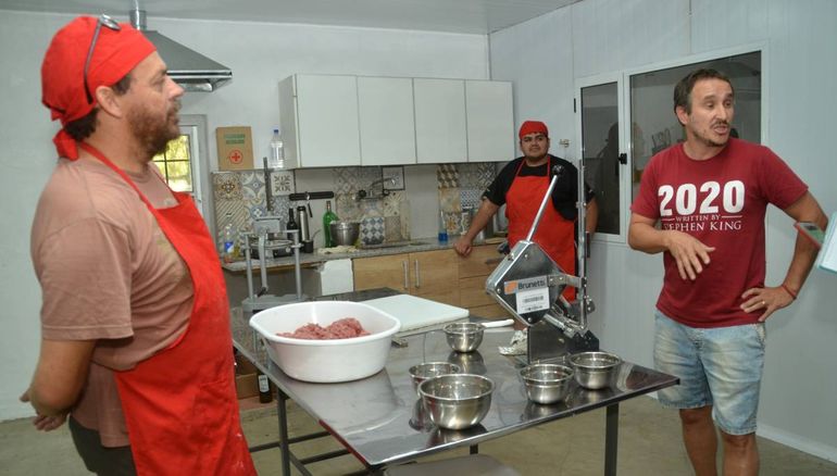 El recinto donde se elaboran los fiambres artesanales.