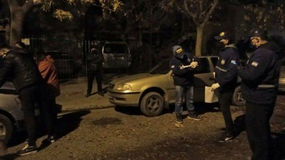 Se drogaban en el interior de un taxi y los demoraron