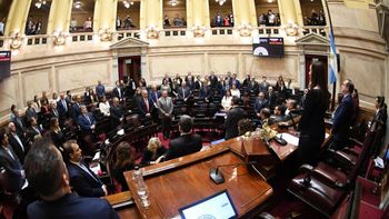 El salario de los senadores está atado al de los trabajadores del Congreso.