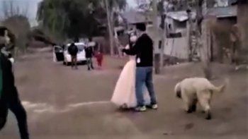 se quedo sin cumple de 15 y bailo el vals en la calle