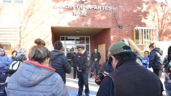 tension y violencia en el jardin 32 por denuncias de posibles abusos