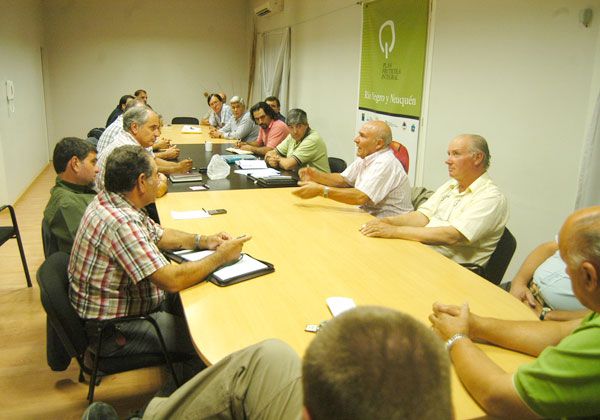 Productores se instalarán en Casa de Gobierno para reunirse con Weretilneck