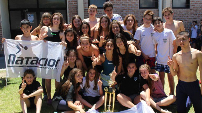 Bañados de gloria: la natación de Cipo, campeona provincial