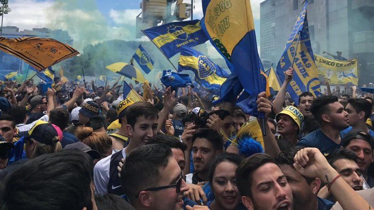 La previa: una multitud acompañó a Boca rumbo al estadio