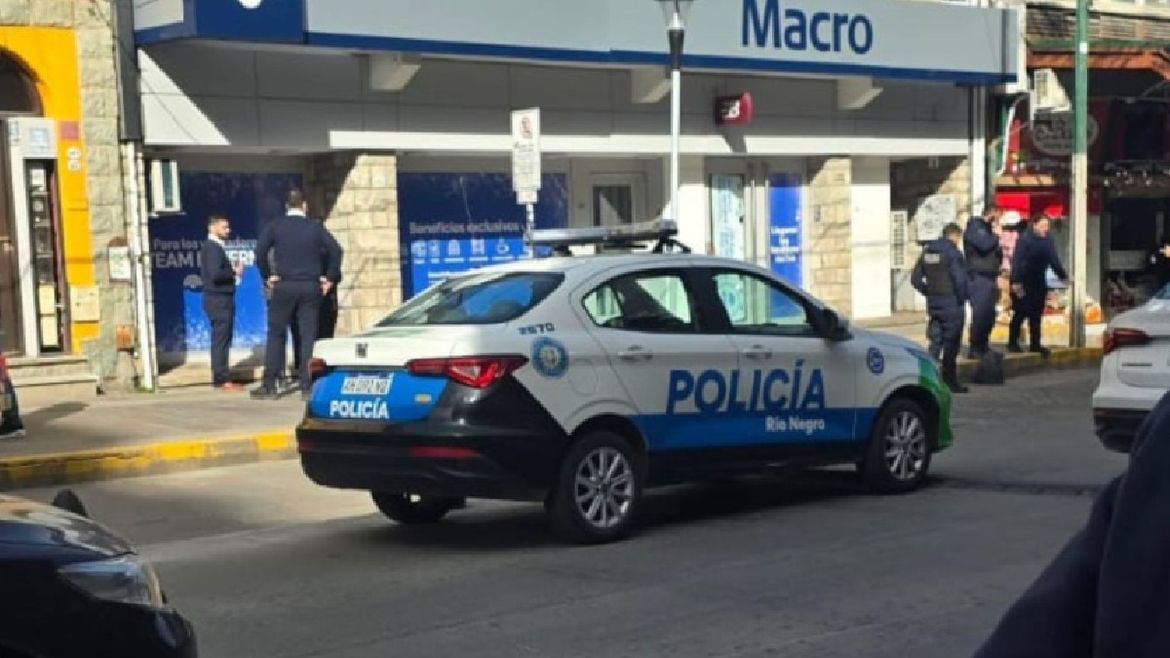 Un jubilado falleció mientras realizaba trámites en un banco de Bariloche.