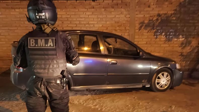 El vehículo recuperado por la Policía de Cipolletti, luego que fuera robado en el barrio Flamingo.&nbsp;