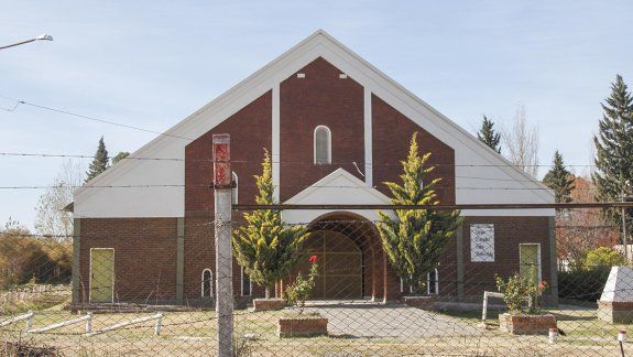Entraron a robar a una iglesia y se tirotearon con un policía