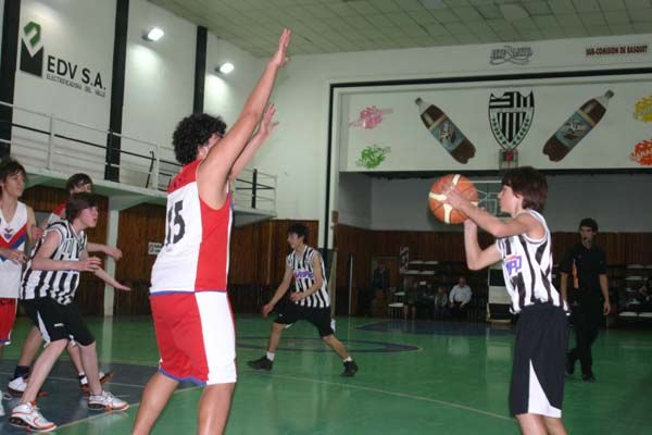 Dictarán en Allen una Clínica para Jueces de Mesa y Árbitros de Básquet