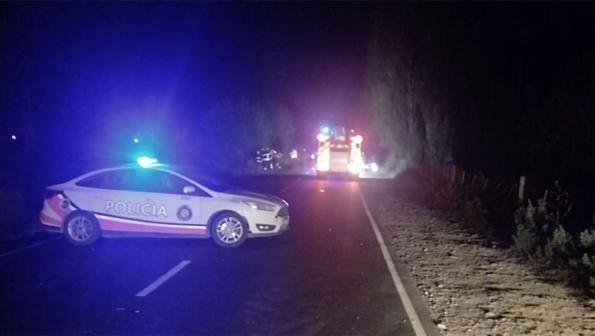 Trabajador de un empaque murió luego de volcar su auto en la ruta chica