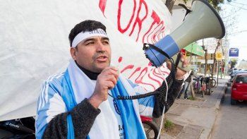 el titular de sitramuci es uno de los infectados por un loro