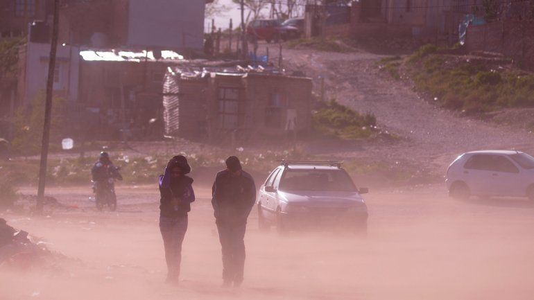 Alertan por un fuerte viento zonda para todo el Alto Valle