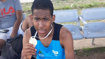 ¡impresionante! asi gano el usain bolt neuquino el campeonato nacional