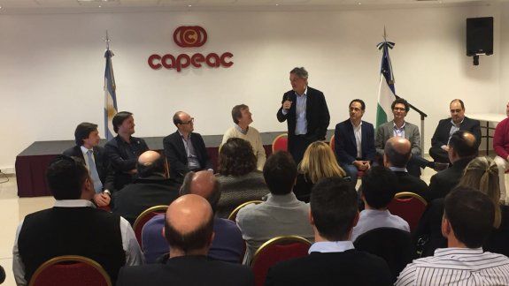 El ministro Cabrera se reunió con empresarios pyme del Alto Valle.