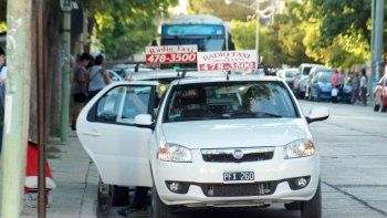 Los taxis cipoleños son más baratos que los neuquinos, con un sistema similar para fijar la tarifa.