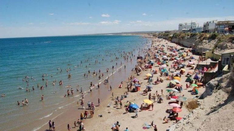 Las Grutas le suma otro atractivo a su oferta turísticas: vinos añejados bajo el mar. 