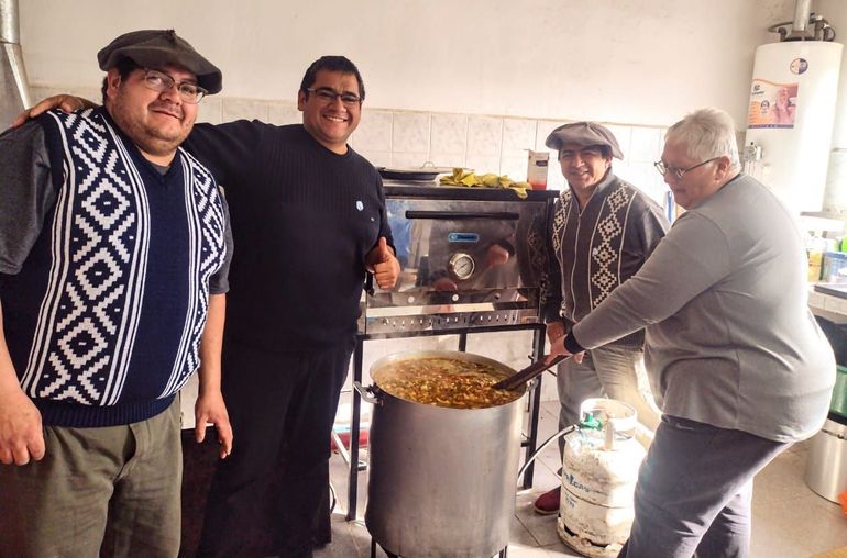 Locro por el día la Patria y con sabor solidario