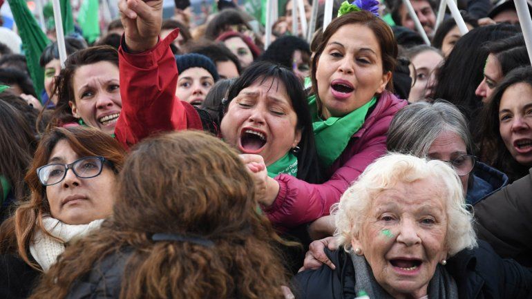 Así festejaron miles de mujeres la aprobación del aborto en Diputados