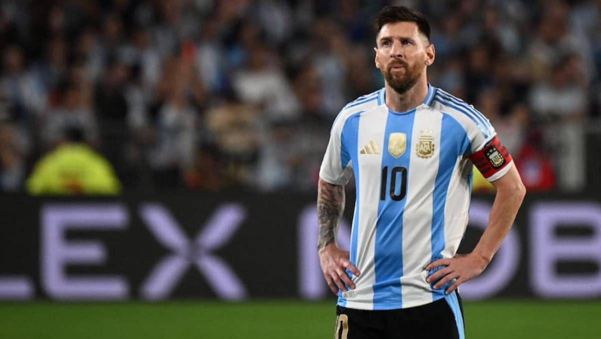La selección Argentina, con Messi de titular, juega ante Angola.