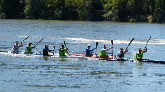 Los reyes del Río se encaminan a ganar la Regata