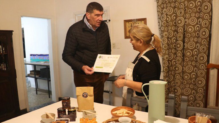 Di Tella entregó certificaciones RePUPA a emprendedores cipoleños