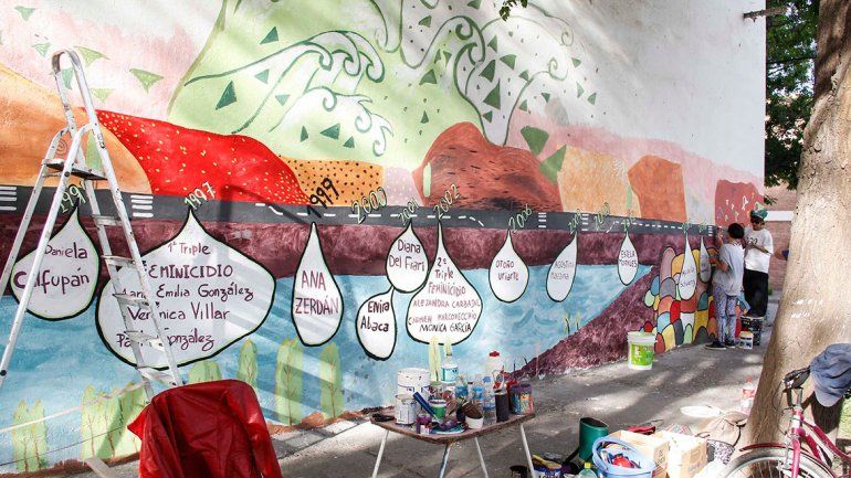 Cipoleñas hicieron otro mural contra los femicidios