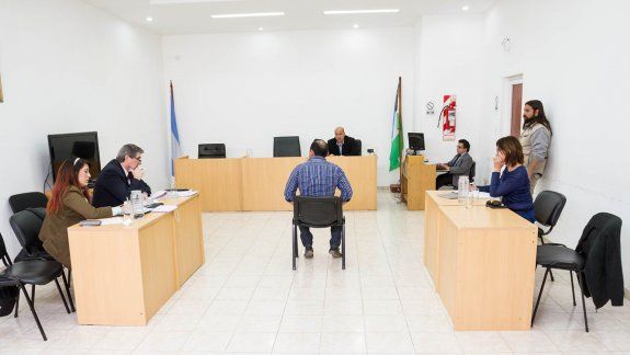 Comenzó el juicio contra ex militar por golpear y amenazar a su ex pareja