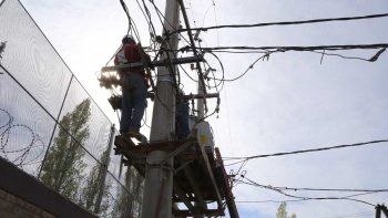 en el obrero apuntan al municipio por no regularizar la luz