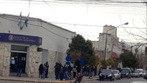 El hombre murió tras descompensarse el Banco Nación, en pleno centro de Allen.