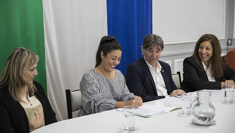 Provincia firmó convenio de prestación de servicio electoral con tres comunas