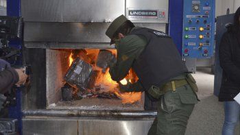 destruyeron mas de 240 kilos de droga secuestrada en rio negro