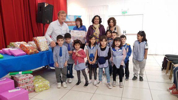 Concurso artístico ambiental: premian a chicos ganadores