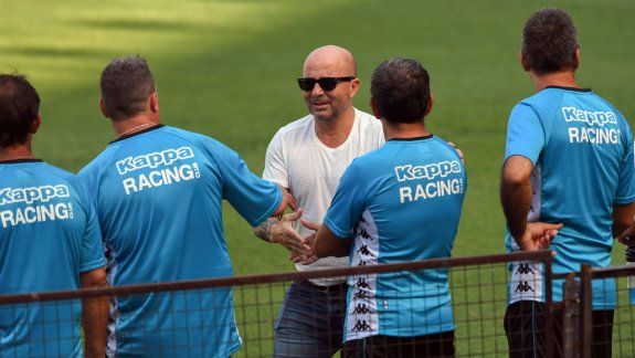 El técnico fue varias veces a ver a los jugadores de Racing Lautaro y Centurión, pero los dejó afuera.