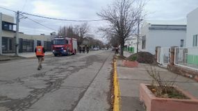 Las alarmas se activaron en la Escuela Secundaria N°71 de Allen. | LMCipolletti.com Las alarmas se activaron en la Escuela Secundaria N°71 de Allen.